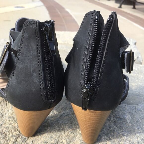 QUPID 10 Chamber 23 heeled zipper bootie Black Sandals - Picture 5 of 14